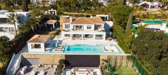 5 bedrooms Villa in Marbella, Spain No. 110341 3