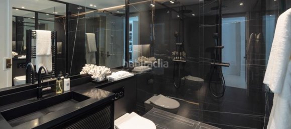 5 bedrooms Villa in Marbella, Spain No. 110341 39