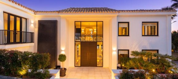5 bedrooms Villa in Marbella, Spain No. 110341 17