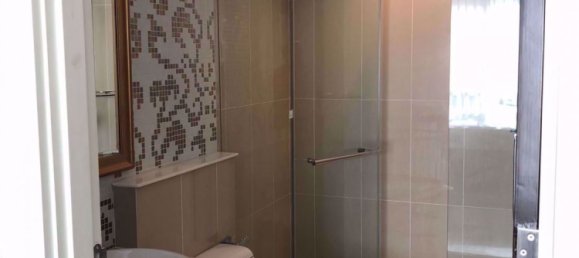 2 Schlafzimmer Eigentumswohnung in Huai Khwang, Thailand, Nr. 9910 8