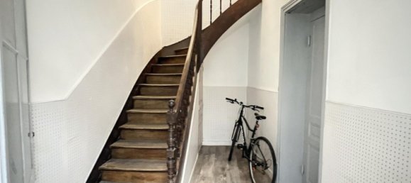 Estudio en Tours, France No. 59205 7