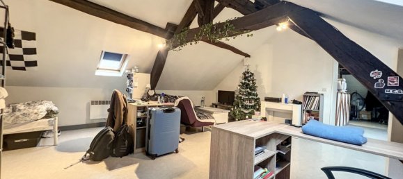 Estudio en Tours, France No. 59205 2