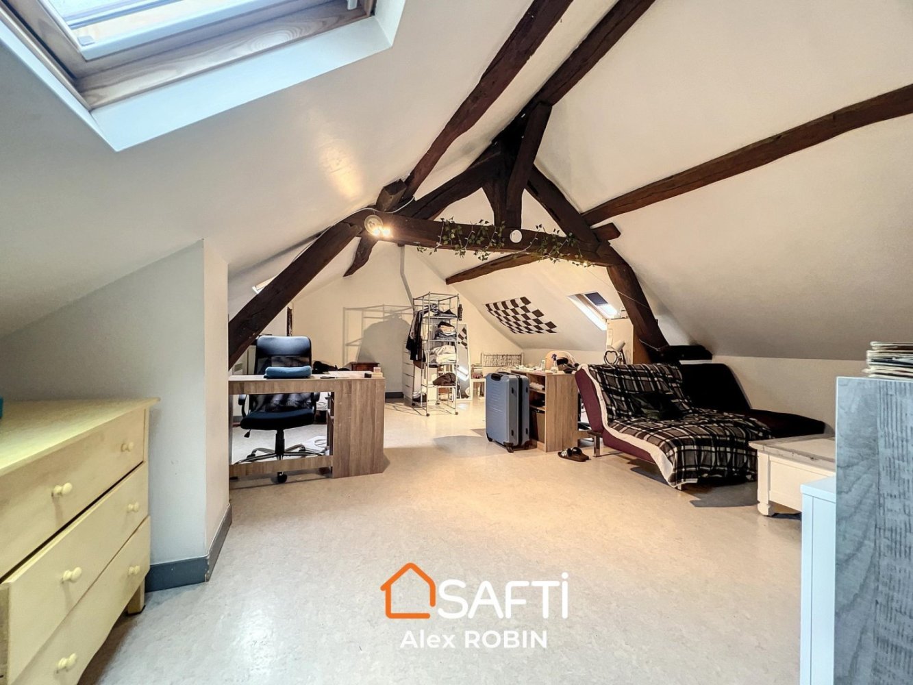 Estudio en Tours, France No. 59205