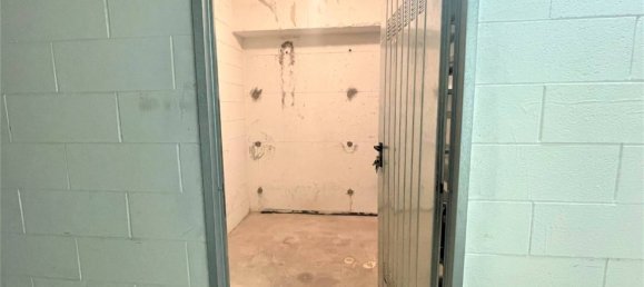 1 bedroom Apartment in Brescia, Italy No. 378748 28