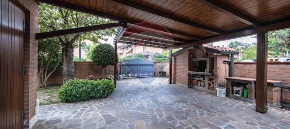 3 bedrooms Villa in Ferrara, Italy No. 340708 9