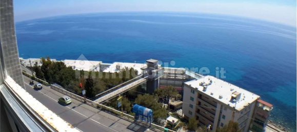 Квартира с 2 спальнями в Санремо, Италия № 180823 8