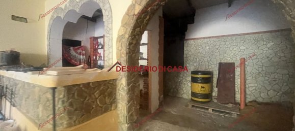 212m² Commercial property in Casteldaccia, Italy No. 327160 4