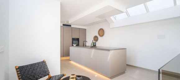 4 bedrooms Townhouse in Marbella, Spain No. 102179 9