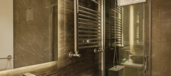 5 bedrooms Apartment in Madrid, Spain No. 27699 8