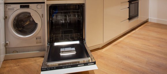 5 bedrooms Apartment in Madrid, Spain No. 27699 6