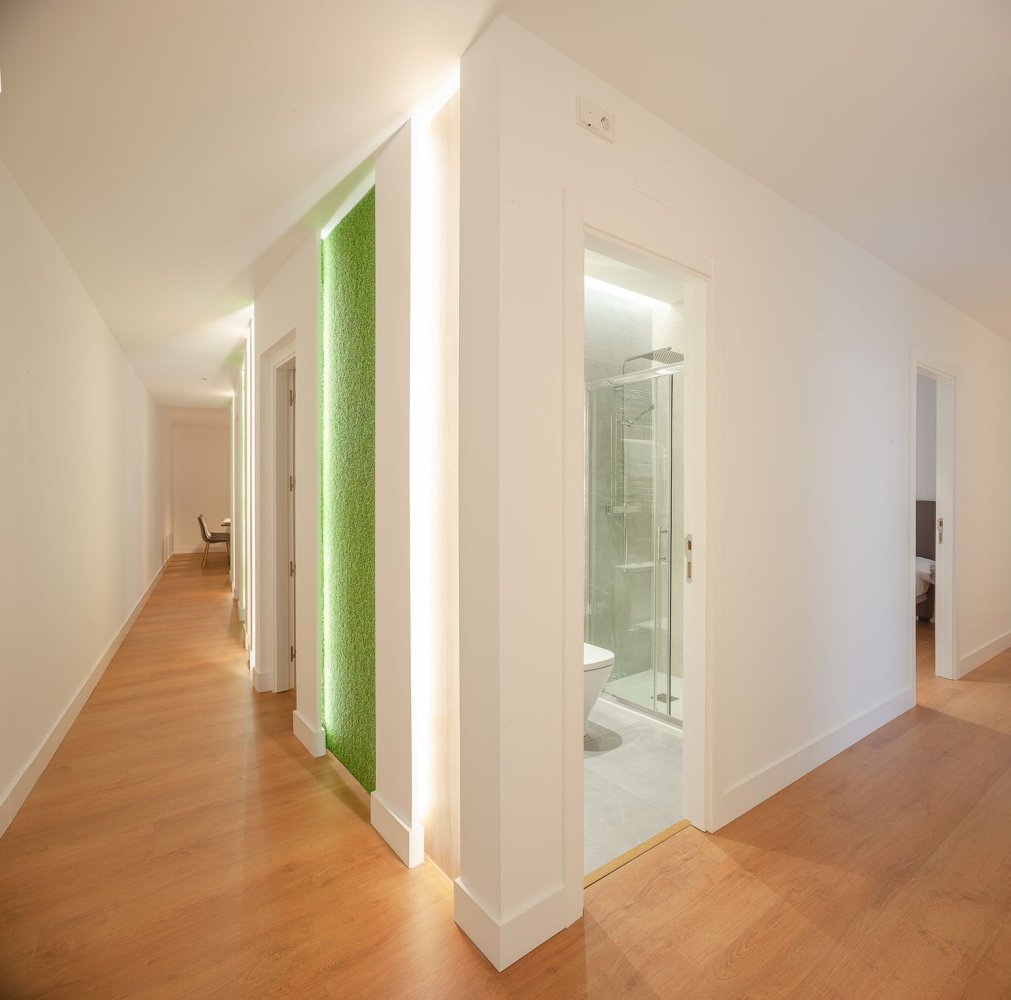 5 bedrooms Apartment in Madrid, Spain No. 27699