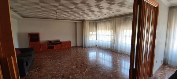 4 bedrooms Apartment in Albal, Spain No. 145794 3