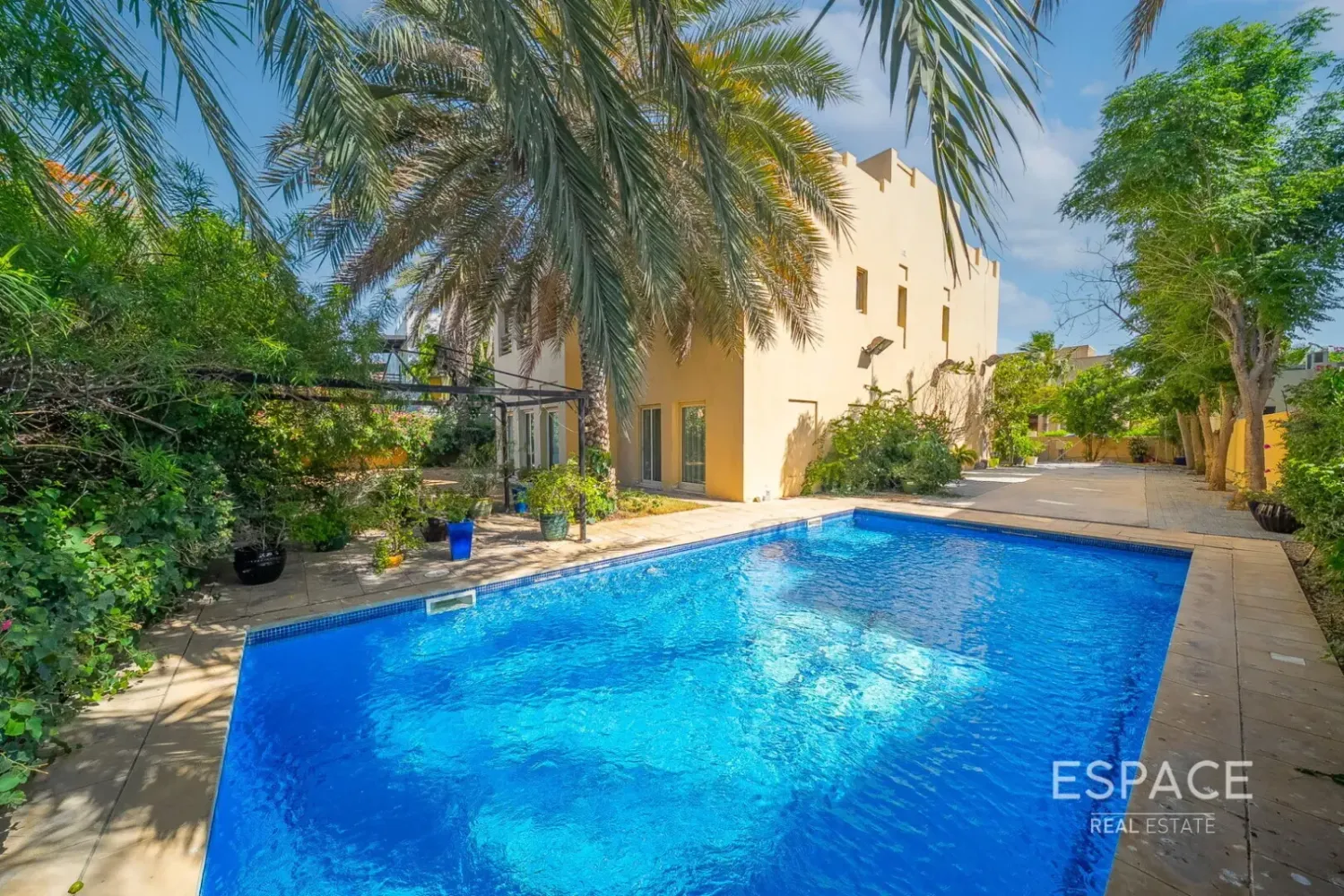 5 Schlafzimmer Villa in Meadows, UAE, Nr. 209172