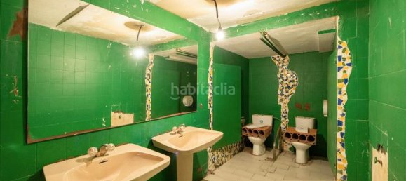 224m² Commercial property in Granada, Spain No. 167438 20