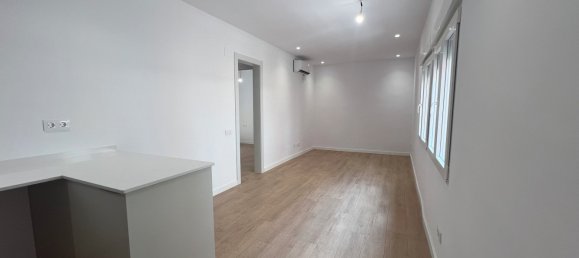 Apartamento de 3 dormitorios en Sants-Montjuïc, Spain No. 181144 5