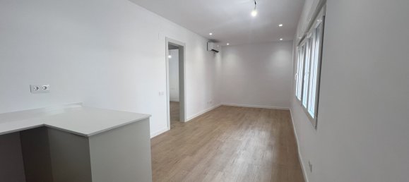 Apartamento de 3 dormitorios en Sants-Montjuïc, Spain No. 181144 15