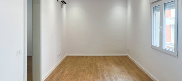 Apartamento de 3 dormitorios en Sants-Montjuïc, Spain No. 181144 28