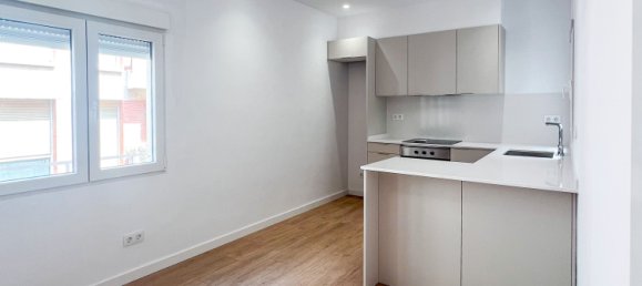 Apartamento de 3 dormitorios en Sants-Montjuïc, Spain No. 181144 26