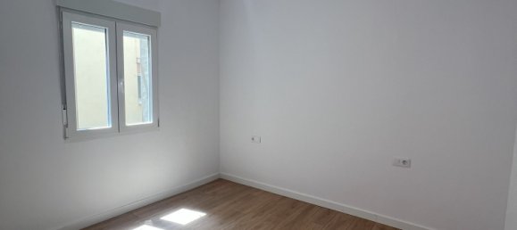 Apartamento de 3 dormitorios en Sants-Montjuïc, Spain No. 181144 19
