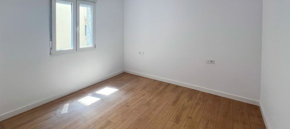 Apartamento de 3 dormitorios en Sants-Montjuïc, Spain No. 181144 34