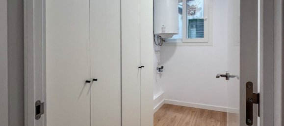 Apartamento de 3 dormitorios en Sants-Montjuïc, Spain No. 181144 22