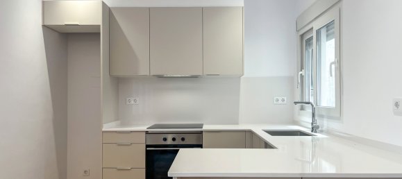 Apartamento de 3 dormitorios en Sants-Montjuïc, Spain No. 181144 27