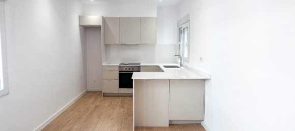 Apartamento de 3 dormitorios en Sants-Montjuïc, Spain No. 181144 14