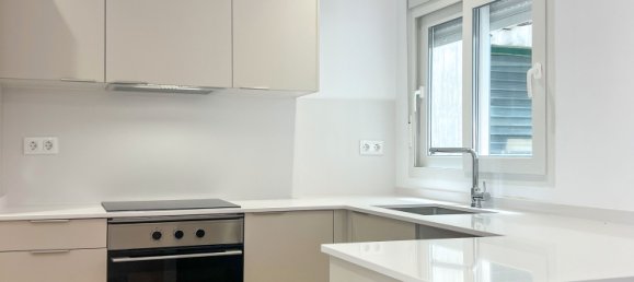 Apartamento de 3 dormitorios en Sants-Montjuïc, Spain No. 181144 2