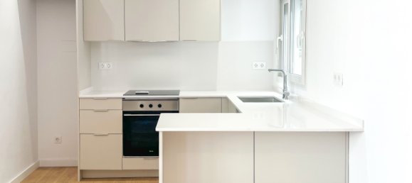 Apartamento de 3 dormitorios en Sants-Montjuïc, Spain No. 181144 25