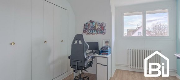 4 bedrooms House in Ifs, France No. 326626 8