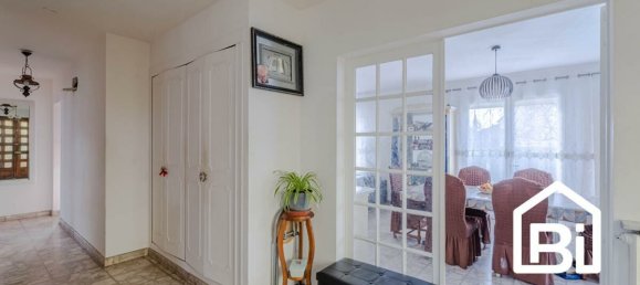 4 bedrooms House in Ifs, France No. 326626 2