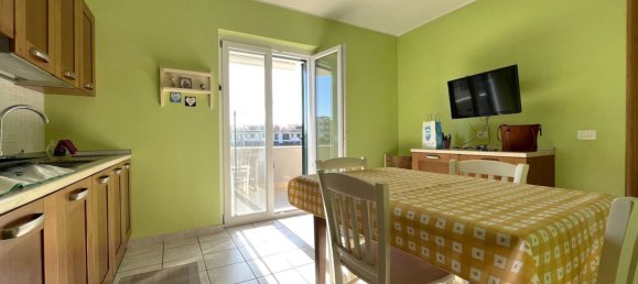 4 bedrooms Apartment in San Tammaro, Italy No. 331286 12