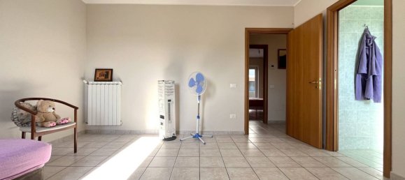 4 bedrooms Apartment in San Tammaro, Italy No. 331286 18