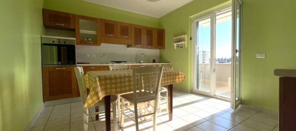 4 bedrooms Apartment in San Tammaro, Italy No. 331286 9