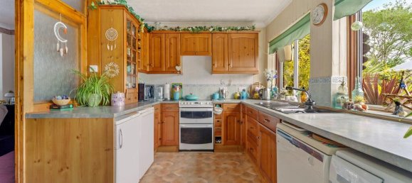 3 Schlafzimmer Gewerbliche Immobilie in Feltham, United Kingdom, Nr. 9803 2