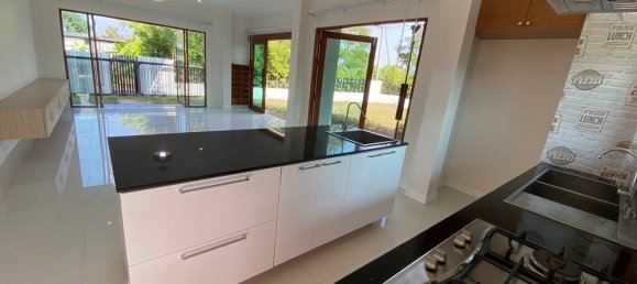 4 bedrooms House in Hang Dong, Thailand No. 5225 23