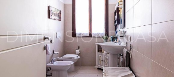8 rooms House in Cavezzo, Italy No. 35969 3
