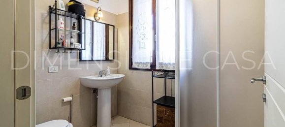 8 rooms House in Cavezzo, Italy No. 35969 26