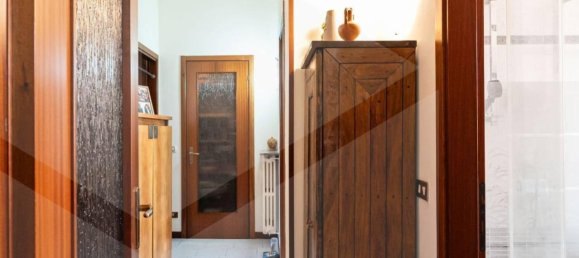 3-salle Appartement à Cabiate, Italy No. 30186 4