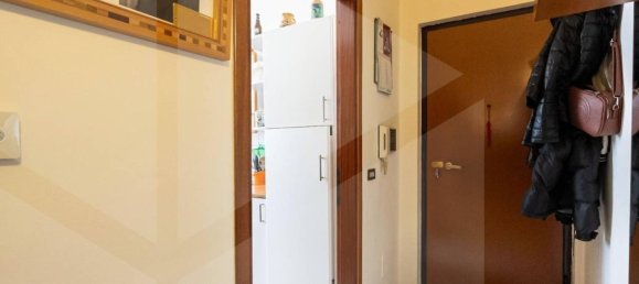 3-salle Appartement à Cabiate, Italy No. 30186 10