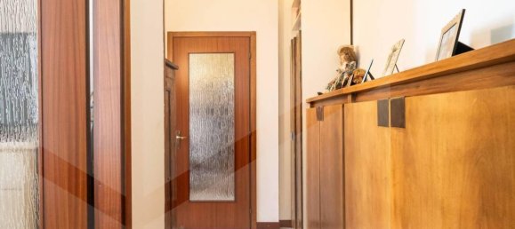 3-salle Appartement à Cabiate, Italy No. 30186 7