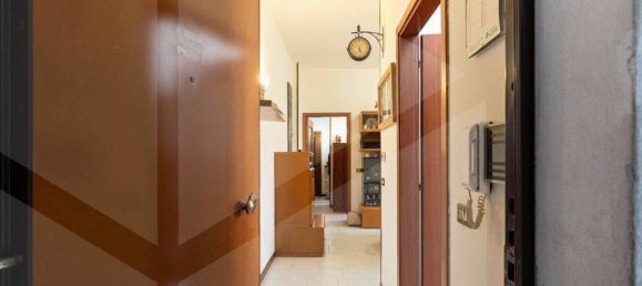 3-salle Appartement à Cabiate, Italy No. 30186 8