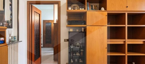 3-salle Appartement à Cabiate, Italy No. 30186 23