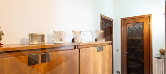 3-salle Appartement à Cabiate, Italy No. 30186 5