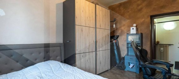 3-salle Appartement à Cabiate, Italy No. 30186 46