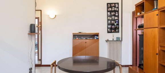 3-salle Appartement à Cabiate, Italy No. 30186 15
