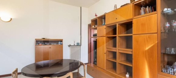 3-salle Appartement à Cabiate, Italy No. 30186 16