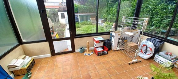 4 bedrooms House in Ivry-sur-Seine, France No. 170999 6