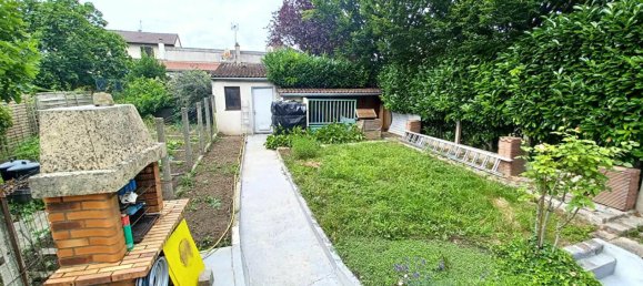 4 bedrooms House in Ivry-sur-Seine, France No. 170999 3