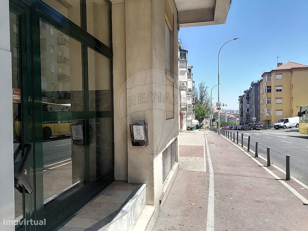 1 bedroom Apartment in Amadora, Portugal No. 235932